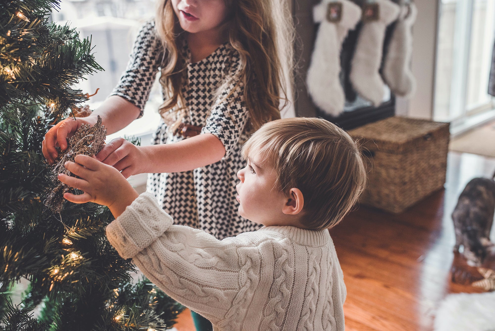 5 Holiday Throw Pillow Ideas for Your Home